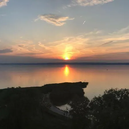 Club 218 Wellness + Panoráma Appartamento *