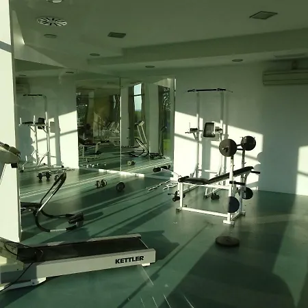 Club 218 Wellness + Panorama Apartment