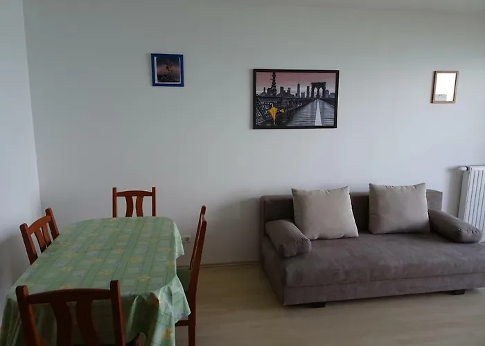 Club 218 Wellness + Panorama Apartment *
